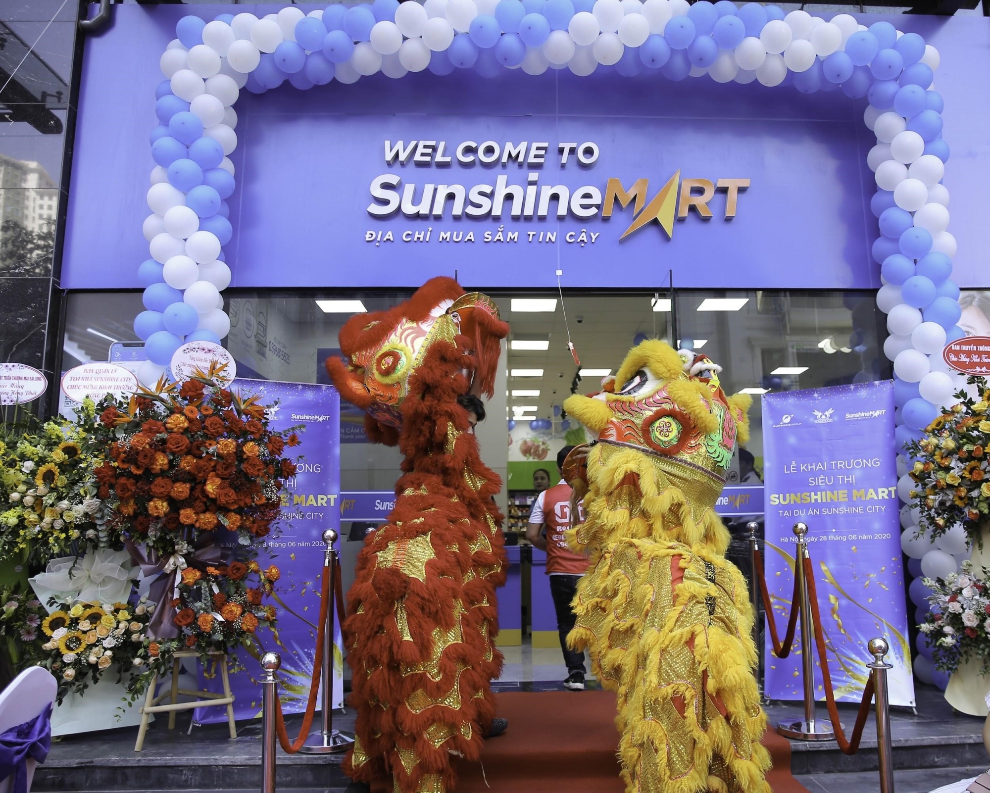 sunshine city khai truong sieu thi sunshine mart the gioi mua sam ngay duoi chan toa nha cho cu dan