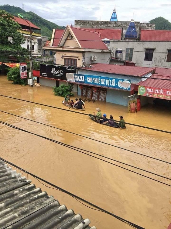 mot huyen cua phu tho thiet hai tren 80 ti dong do mua lu