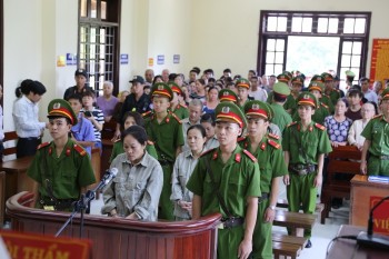 Án tử hình, chung thân cho 5 kẻ mang 162 bánh ma túy sang TQ