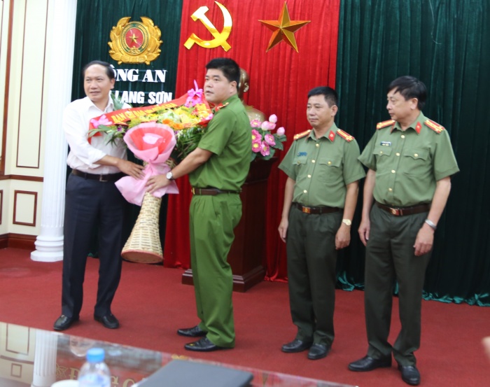 lang son pha chuyen an thu giu 14 banh heroin