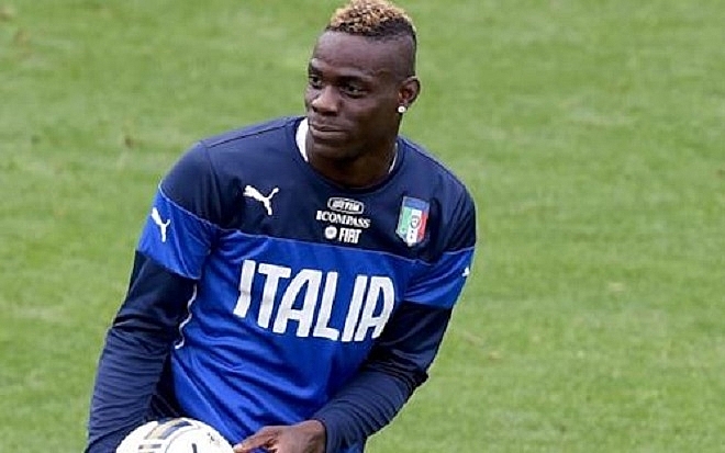 italia vs ba lan trai hu balotelli ra tran