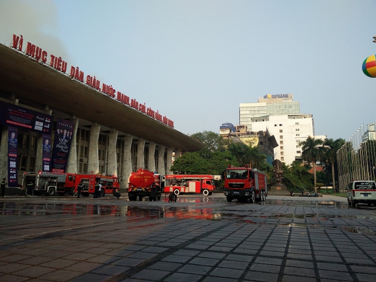 ha noi chay hoi truong cung van hoa huu nghi viet xo