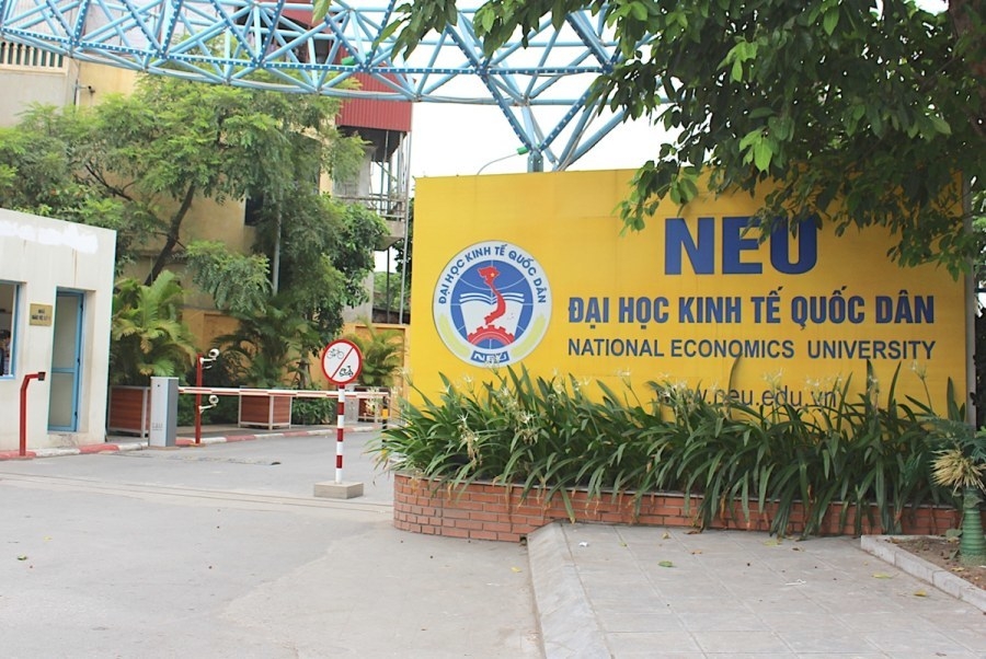 Nhiều trường đại học cho sinh viên đi học trở lại sau Tết Nguyên đán