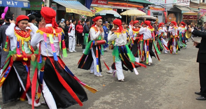 trai lang gia gai lang lo mua con di danh bong