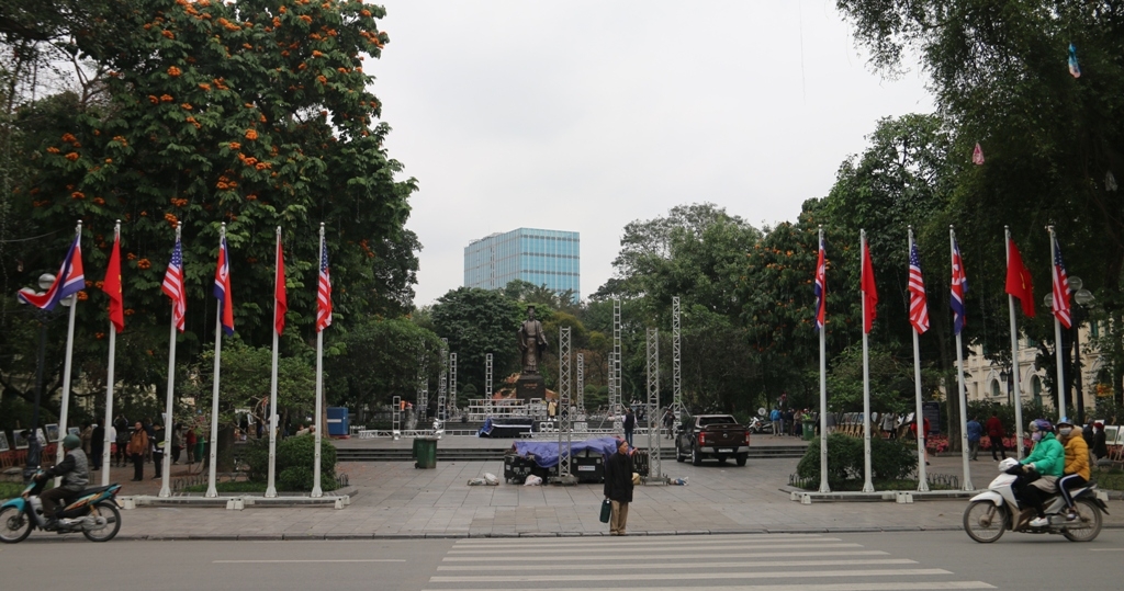 ha noi trang hoang ruc ro truoc them hoi nghi thuong dinh my trieu