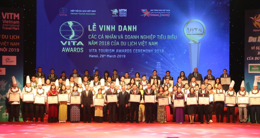 vinh danh ca nhan tap the doanh nghiep du lich tieu bieu viet nam 2018