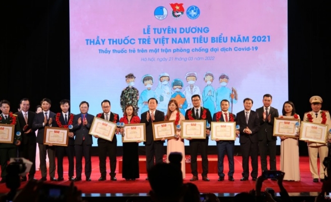Vinh danh 10 Thầy thuốc trẻ Việt Nam tiêu biểu năm 2021