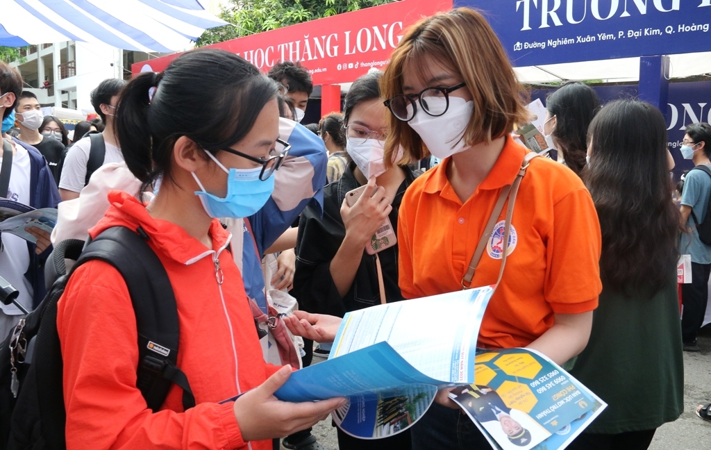 Hàng nghìn học sinh, sinh viên tham gia “Ngày hội tư vấn tuyển sinh - hướng nghiệp 2022”