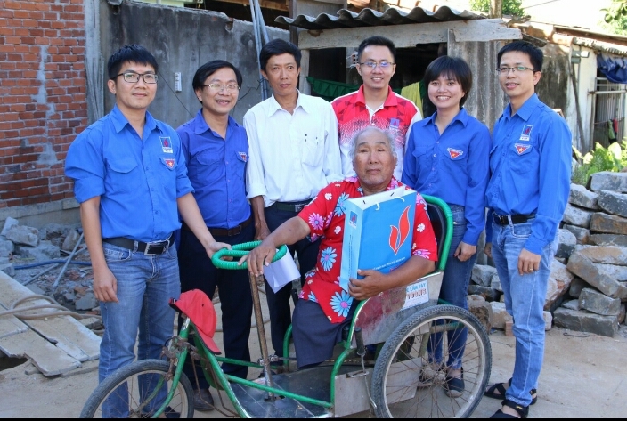 tuoi tre pvn to chuc nhieu hoat dong tri an ngay thuong binh liet si