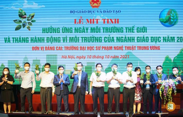 Nâng cao ý thức, trách nhiệm của học sinh, sinh viên trong công tác bảo vệ môi trường