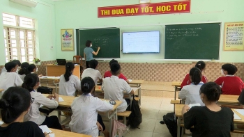 Không tổ chức lớp không chuyên trong trường chuyên