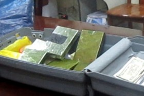 "Xách tay" 5 bánh heroin từ đất Cảng lên Hà Nội