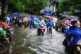 ha noi nhieu tuyen duong ngap nang vi mua keo dai