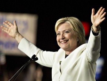 Bà Hillary Clinton đã đủ phiếu để “đối đấu” với Donald Trump