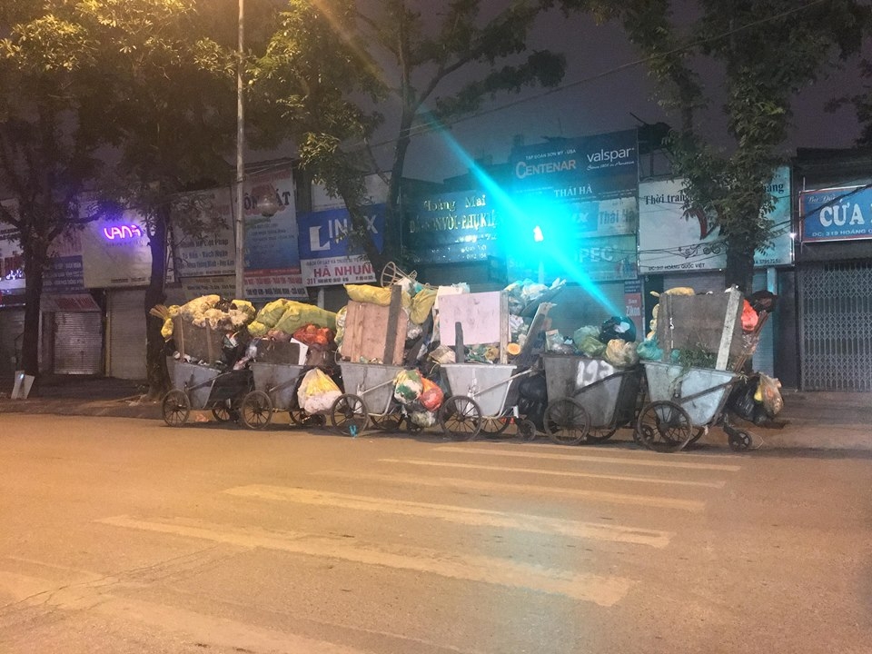 ha noi ve sinh moi truong nhung ngay can tet di cung nhung buoc chan khong moi