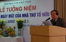 Nhà thơ Tố Hữu còn mãi trong lòng bạn văn