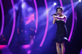 Kinh ngạc với giọng ca nữ tại Vietnam Idol