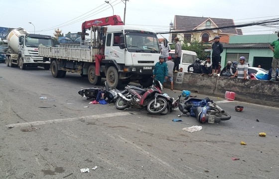 Xe container chạy 45km/h khi đâm hàng loạt người chờ đèn đỏ