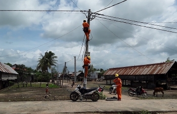 Tết sớm với bà con vùng biên