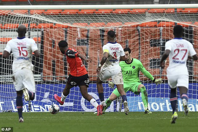 Neymar lập cú đúp, PSG vẫn thua sốc đội gần bét bảng Lorient - 5