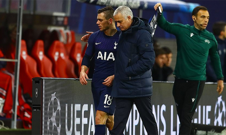 Mourinho: "Tôi chỉ giả vờ lạc quan thôi"