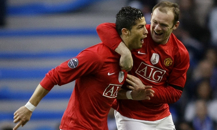 Rooney ngưỡng mộ thể chất của Ronaldo