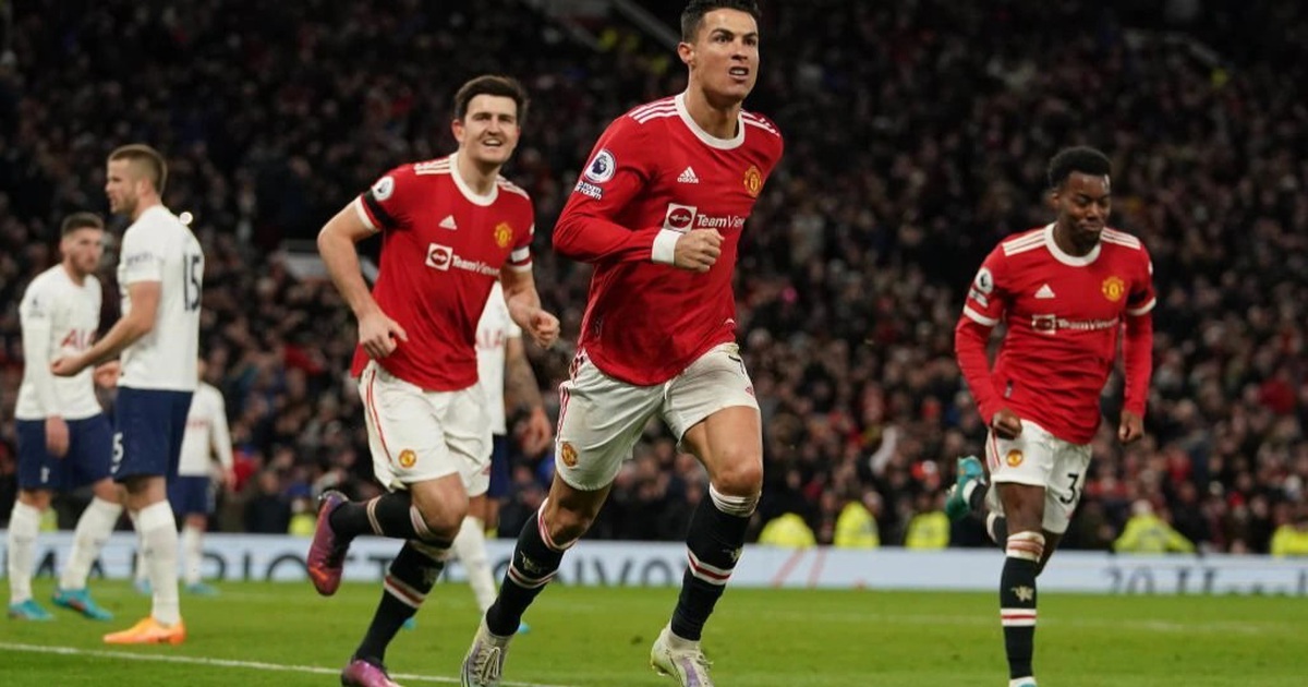 Ronaldo lập hat-trick "siêu đỉnh", Man Utd hạ gục Tottenham