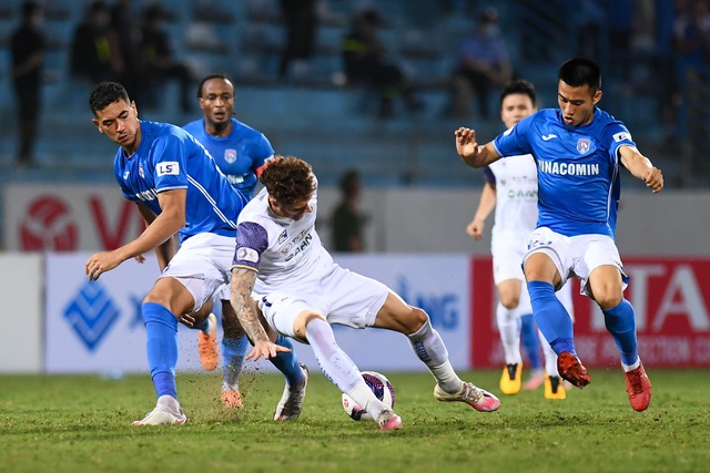 CLB Hà Nội 4-0 Than Quảng Ninh: Quang Hải rực sáng - 10