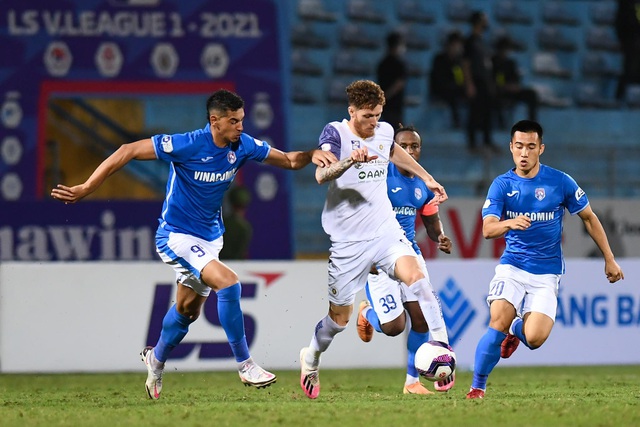 CLB Hà Nội 4-0 Than Quảng Ninh: Quang Hải rực sáng - 4