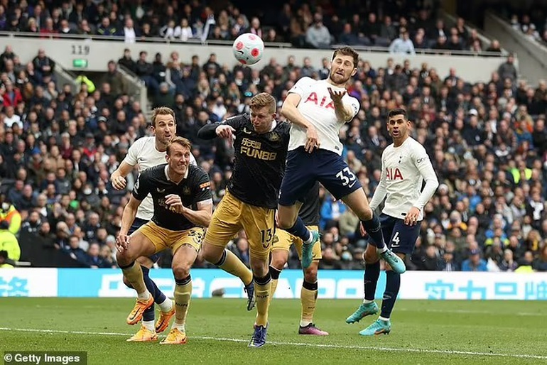 Man Utd bị Tottenham và West Ham đẩy khỏi nhóm dự cúp châu Âu - 2