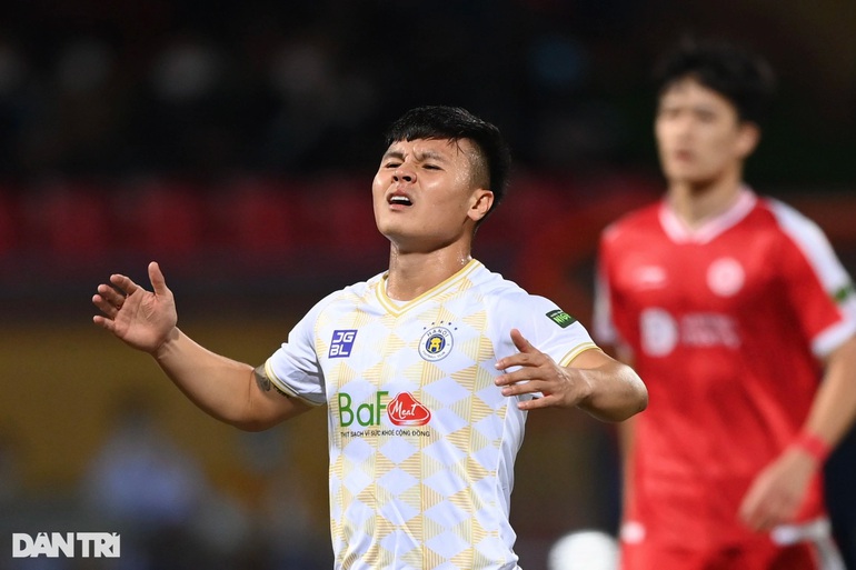 Quang Hải trải lòng sau trận đấu cuối cùng ở V-League - 1