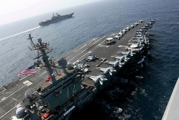 Tàu chiến Mỹ tập trận rầm rộ sát Iran giữa lúc căng thẳng