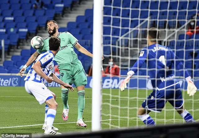 Hạ Sociedad, Real Madrid soán ngôi đầu bảng của Barcelona