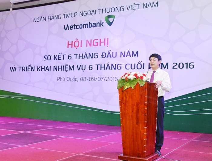 vietcombank dat loi nhuan truoc thue gan 4200 ti dong