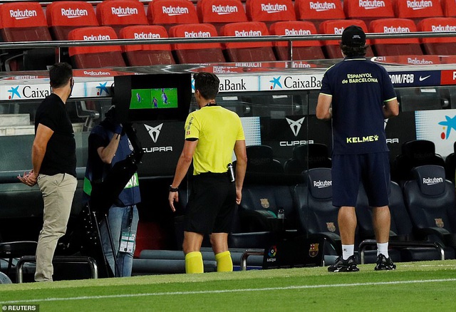 Luis Suarez ghi bàn, Barcelona nuôi mộng bám đuổi Real Madrid