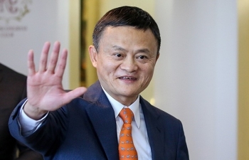 Ông Putin hỏi Jack Ma: “Còn trẻ thế, sao đã nghỉ hưu?”