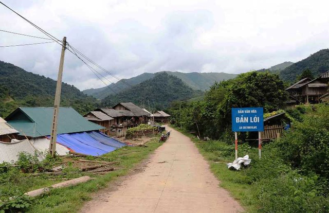 Điện Biên: Đi ăn cỗ nhà mới, hơn 100 người phải cấp cứu phải đến Trạm y tế cấp cứu