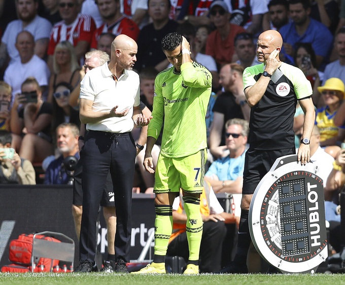 HLV Ten Hag: Ronaldo sẵn sàng đá chính tại Europa League - 1