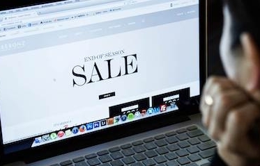 Dân buôn online sẵn sàng thức xuyên đêm để 'canh' Black Friday