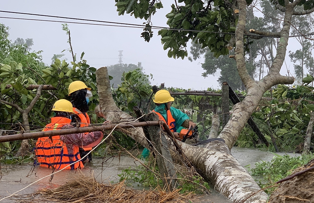 Ứng phó với bão lũ khi dịch bệnh phức tạp: 'Bong bóng khép kín' phát huy hiệu quả