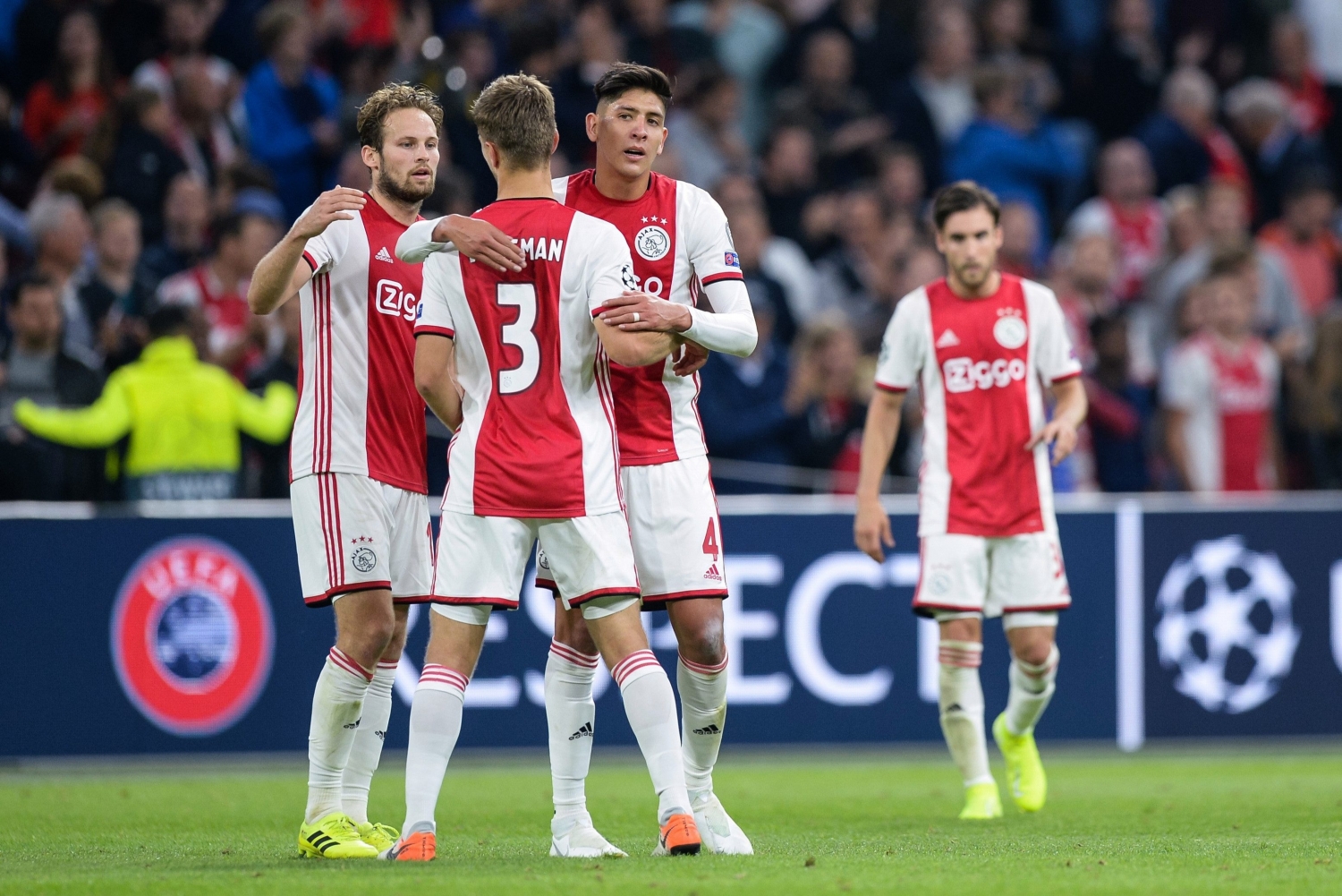 Xem trực tiếp Ajax vs Valencia ở đâu?