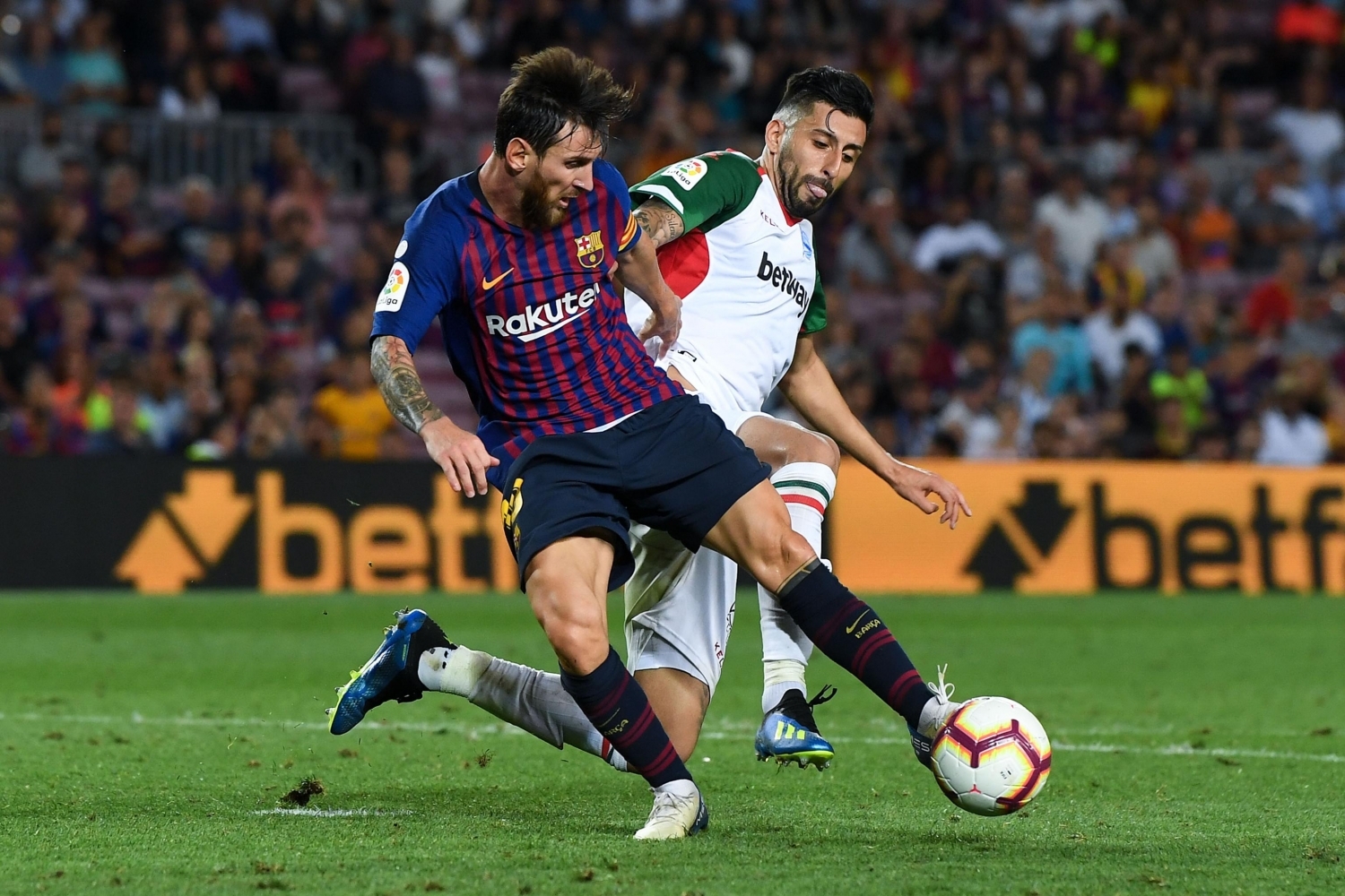 link xem truc tiep barcelona vs alaves la liga 0h30 ngay 2112