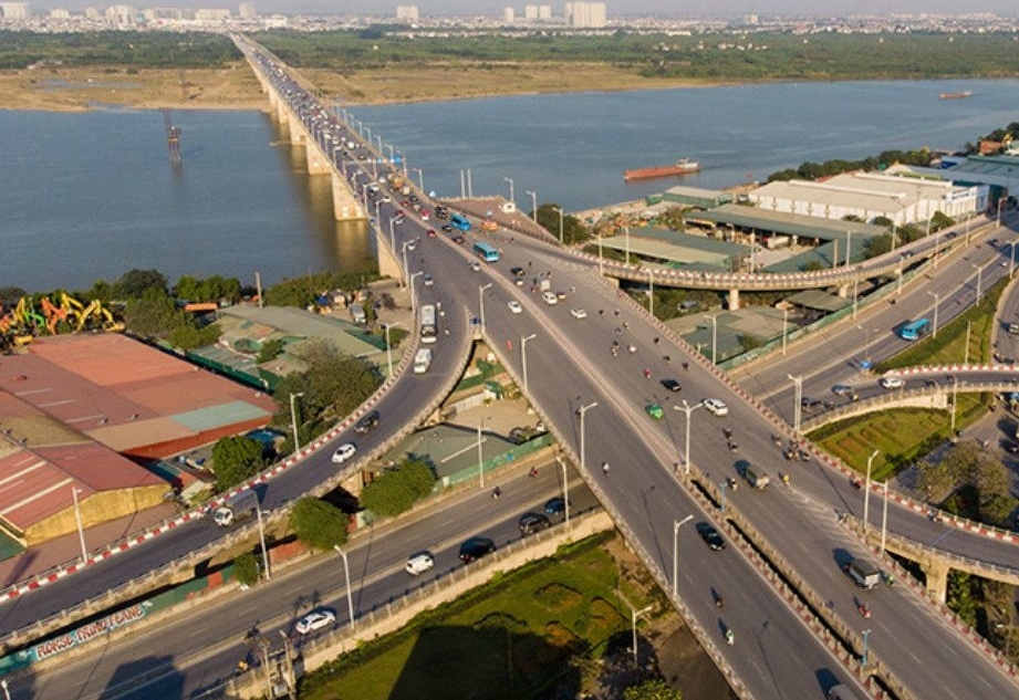 Hà Nội: Phân luồng giao thông trên cầu Vĩnh Tuy