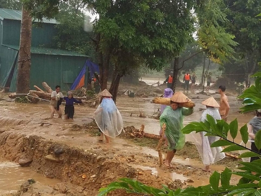 yen bai lu keo den dot ngot nguoi dan khong kip tro tay