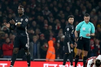 Vỗ tay khi nhận thẻ đỏ, Pogba có nguy cơ nhận thêm án phạt