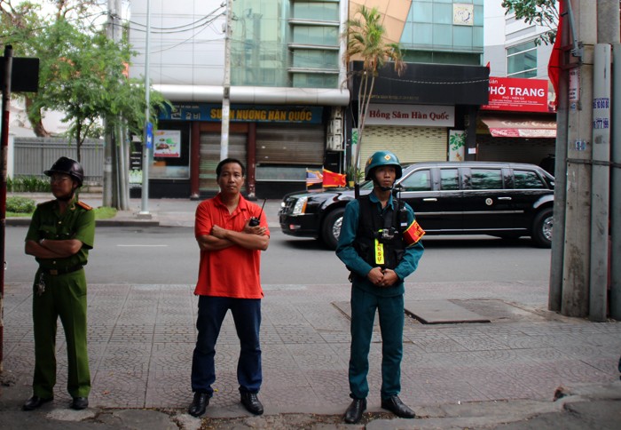 chum anh doan xe cua ong obama duoc bao ve nghiem ngat