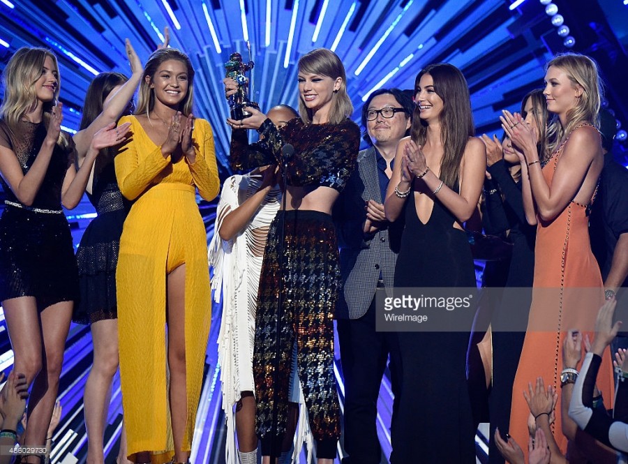 taylor-swift-vuot-mat-dan-chi-tai-vma-2015-1