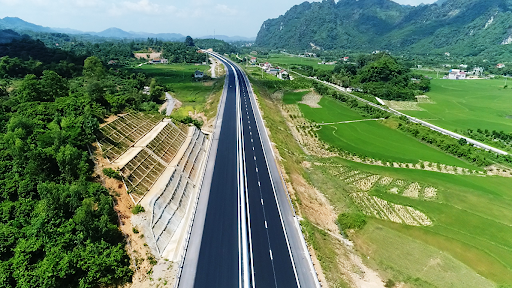 Vì sao đầu tư công lại là “cú hích” cho nền kinh tế?