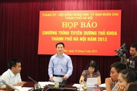 Hà Nội tuyển thẳng các thủ khoa đại học vào cơ quan nhà nước