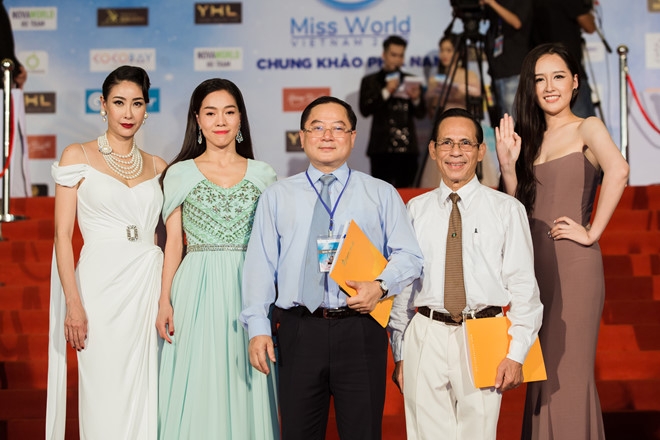 lo dien top 20 nguoi dep buoc vao dem chung ket miss world viet nam